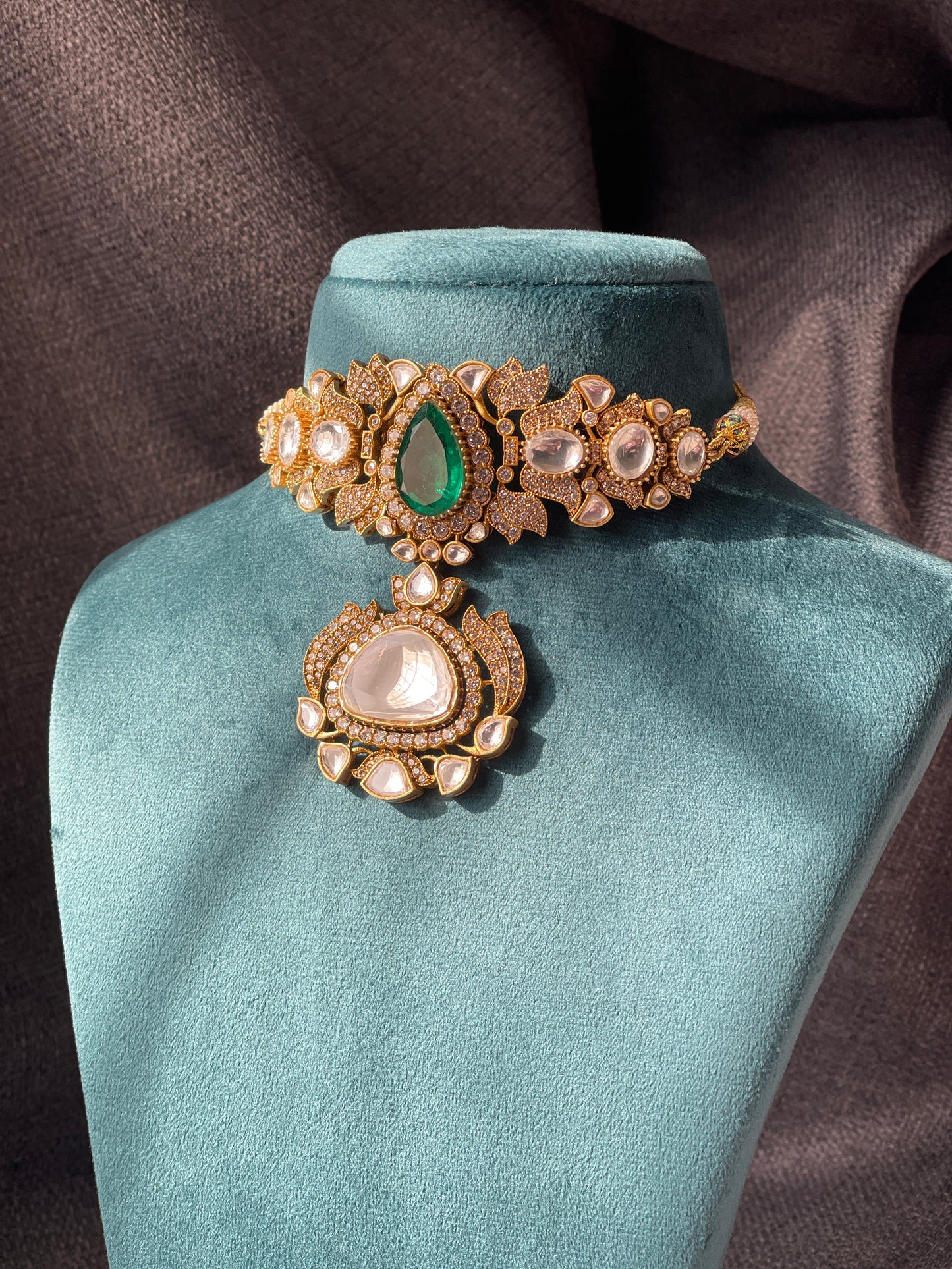 KIARA Moissanite Polki Doublet stone Choker set - Emerald Green