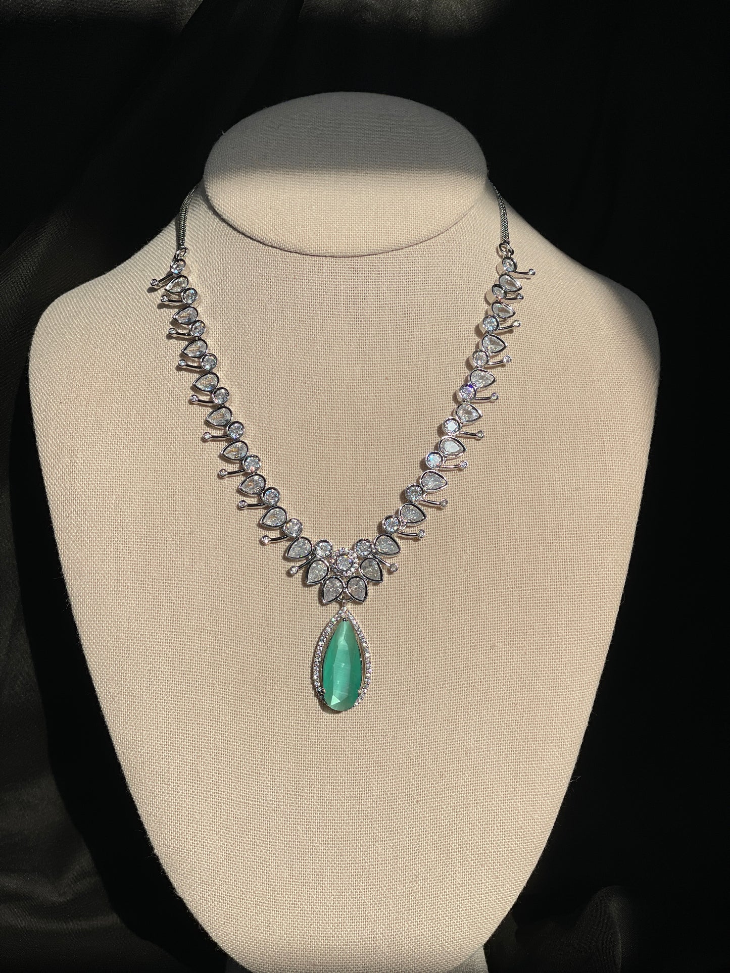 SHAHEEN American Diamond Necklace Set - Mint