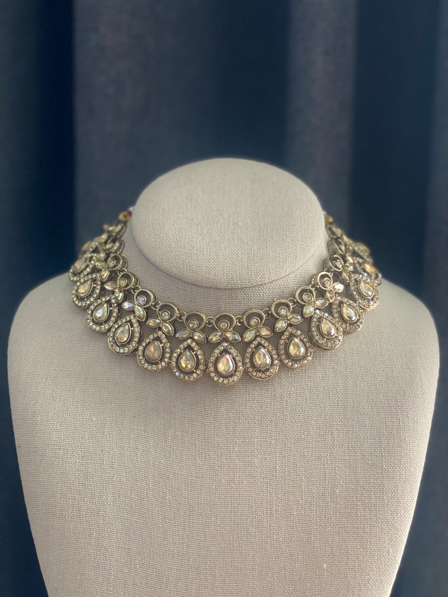 LAYLA Antique Gold Necklace Set