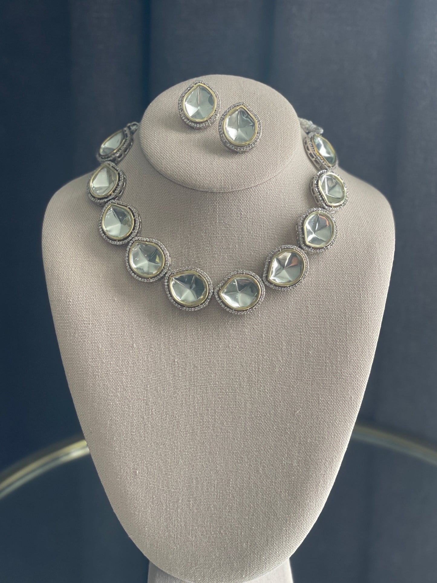 LAILA Uncut Kundan Necklace set