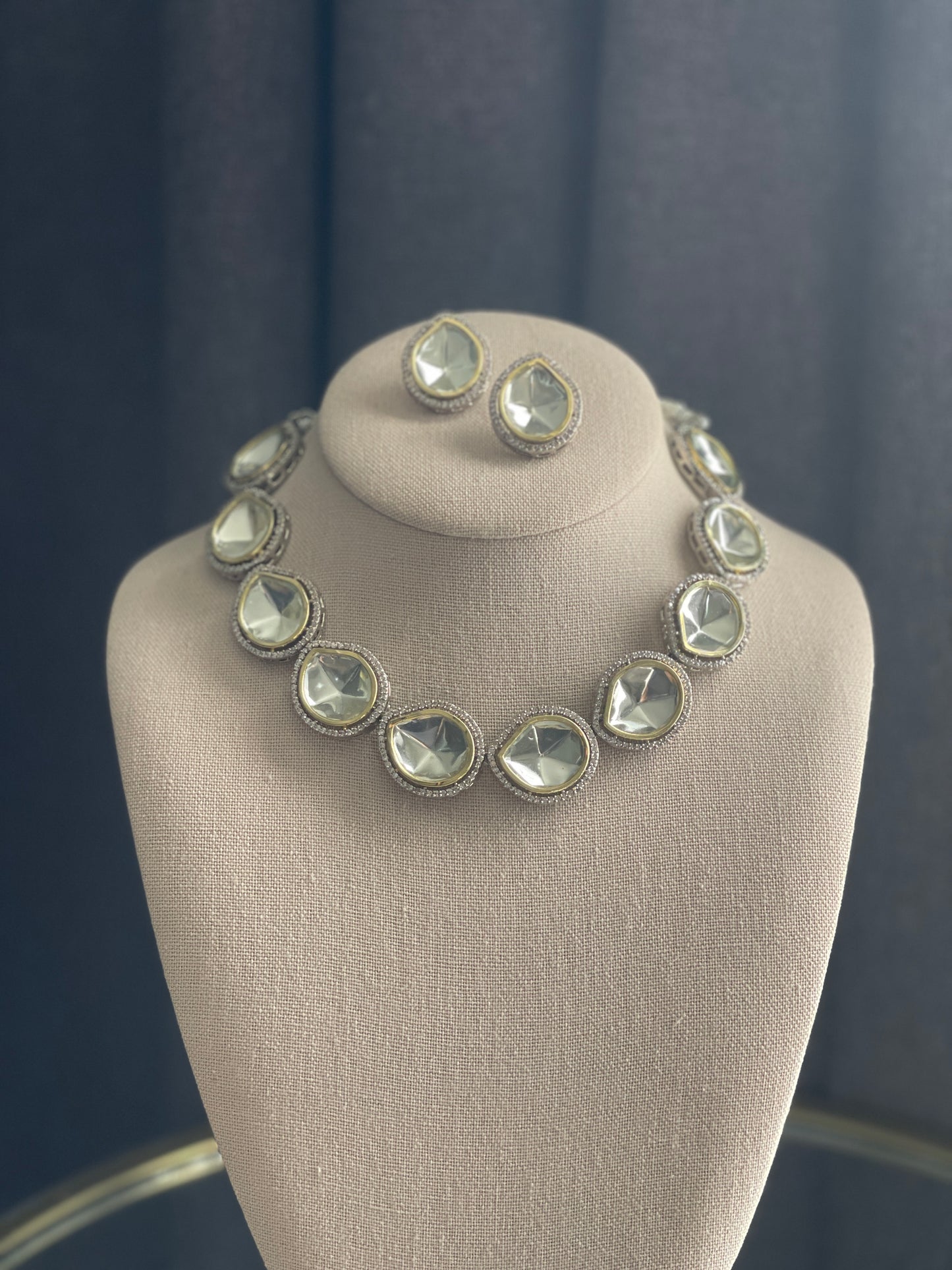 LAILA Uncut Kundan Necklace set