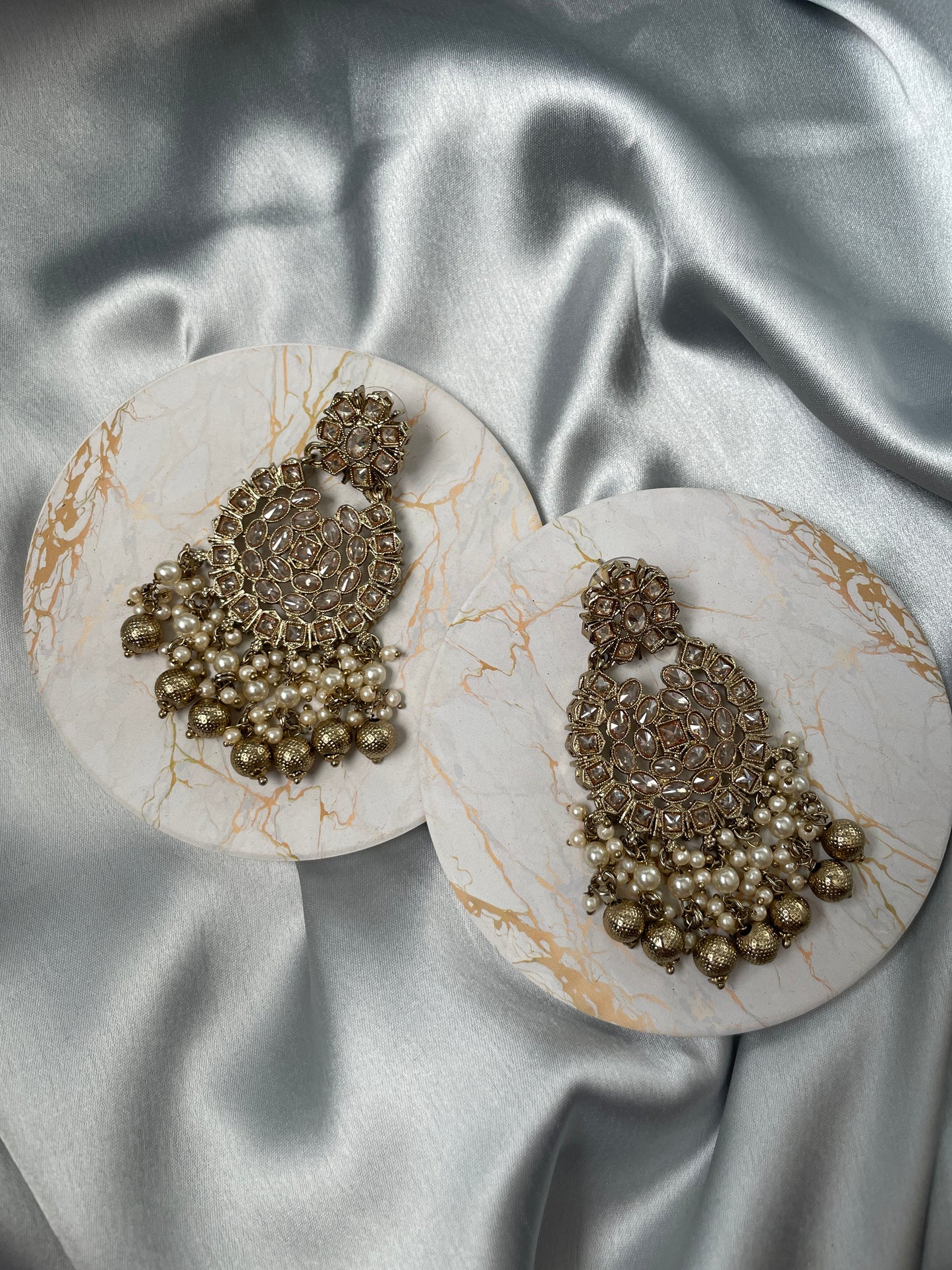 TARAN - Earrings and Tikka Polki set in gold