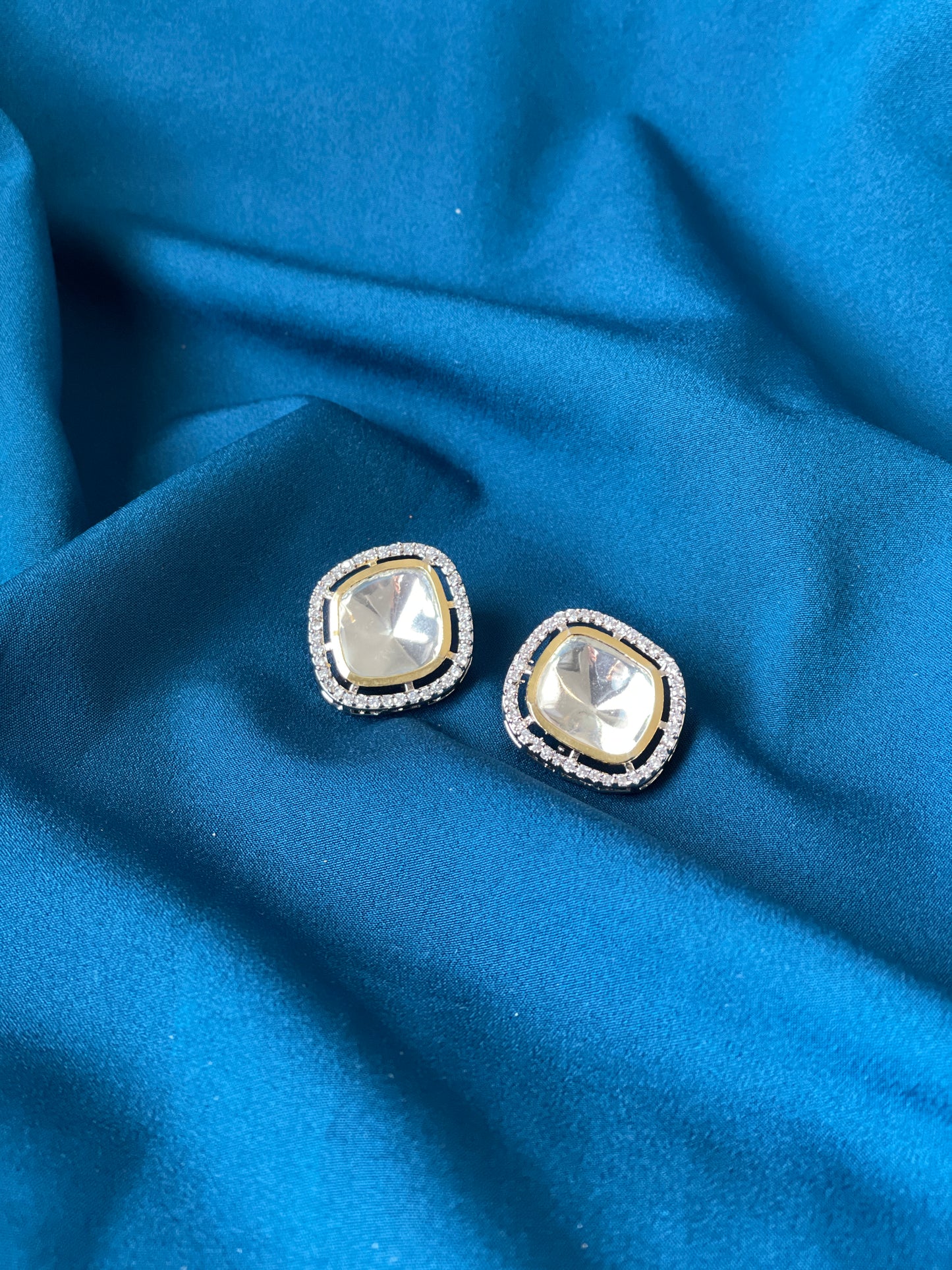 PIHU uncut kundan studs - HOUSE OF SAANVI