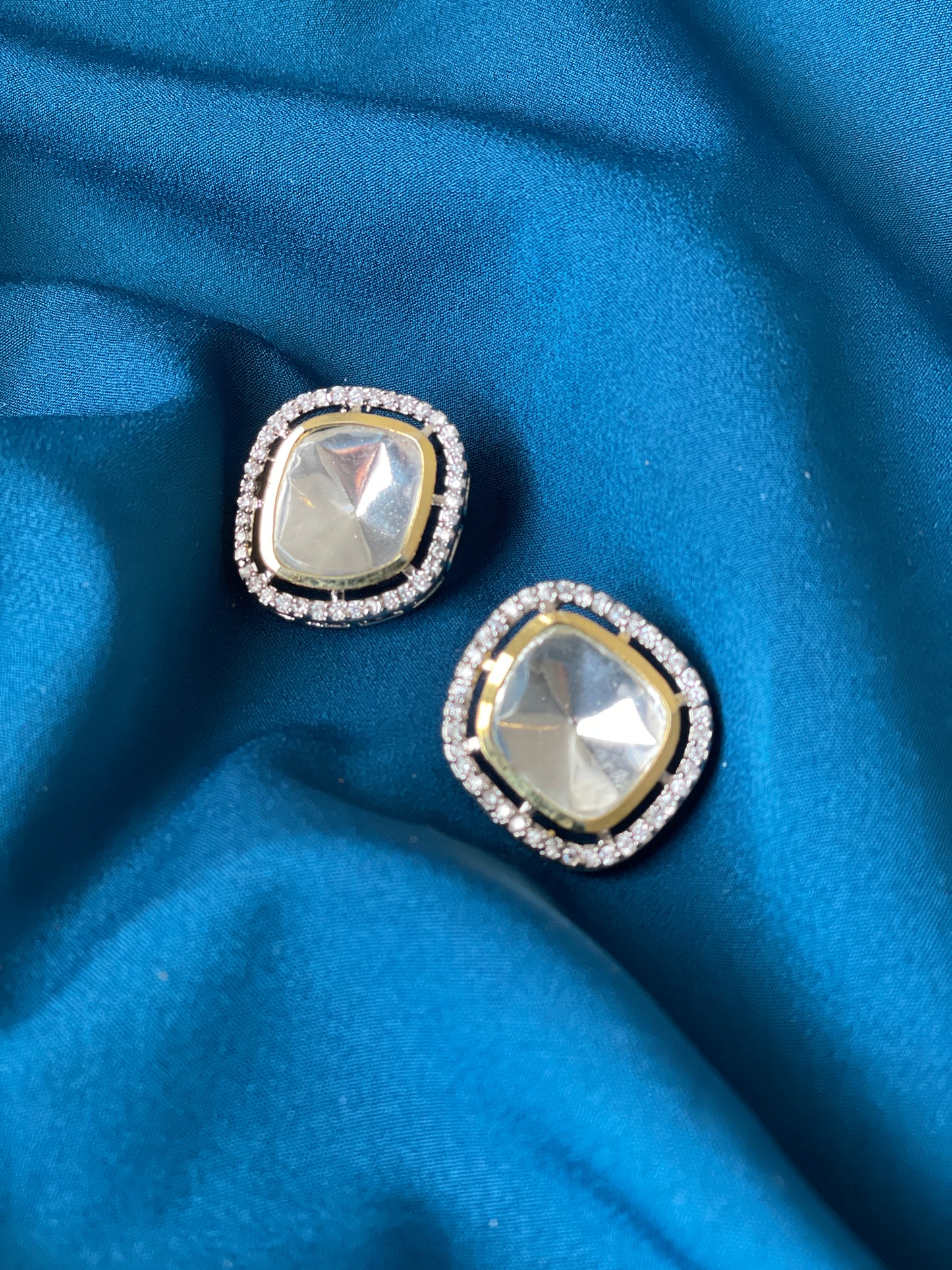 PIHU uncut kundan studs - HOUSE OF SAANVI