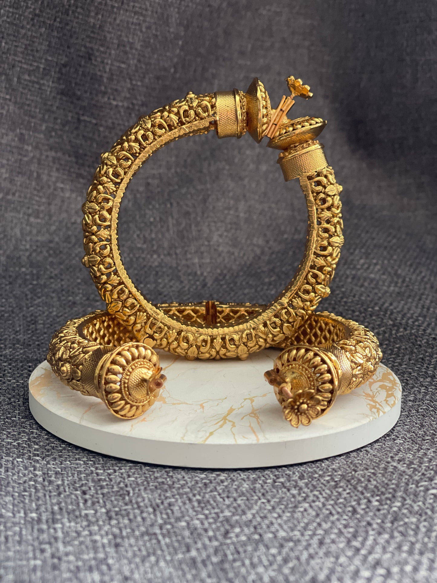 ELAKSHI - Gold plated Temple style openable Kada/Bangles - HOUSE OF SAANVI