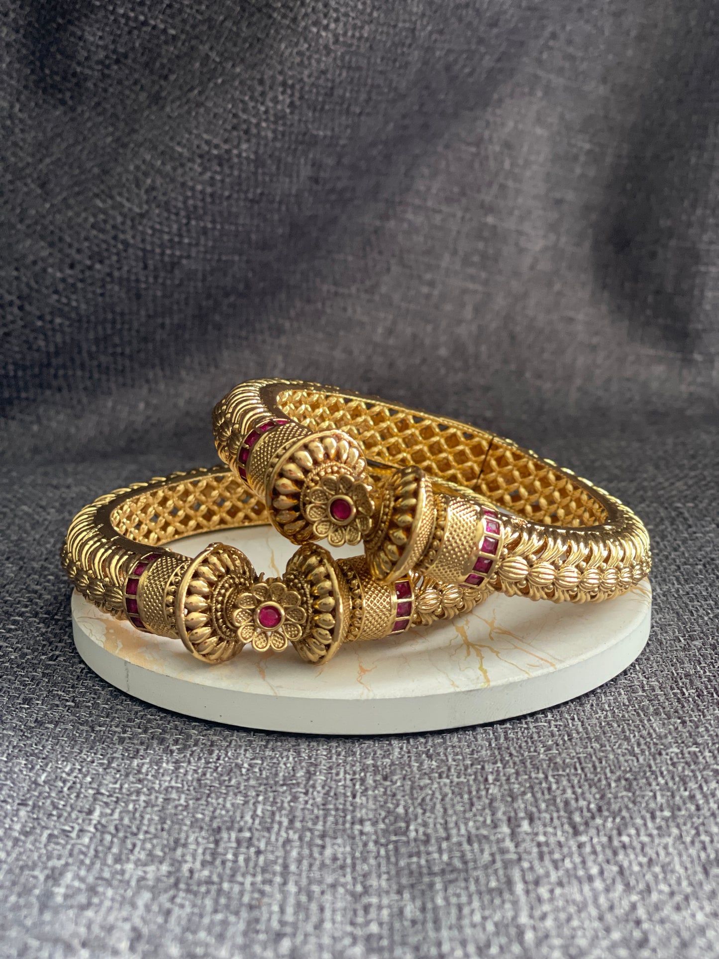 ELAKSHI 2.0 - Gold plated Temple style openable Kada/Bangles - HOUSE OF SAANVI