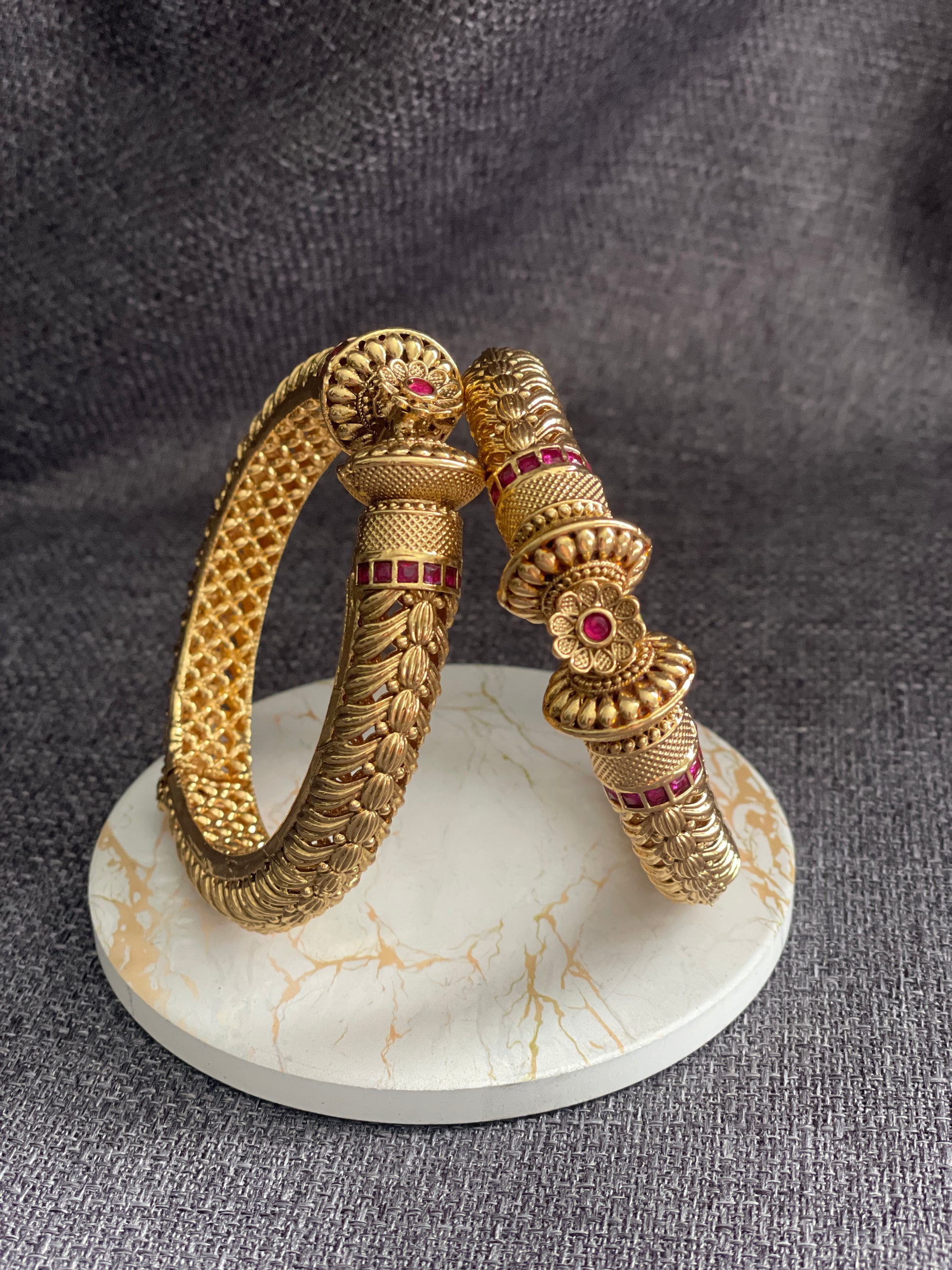 ELAKSHI 2.0 - Gold plated Temple style openable Kada/Bangles - HOUSE OF SAANVI