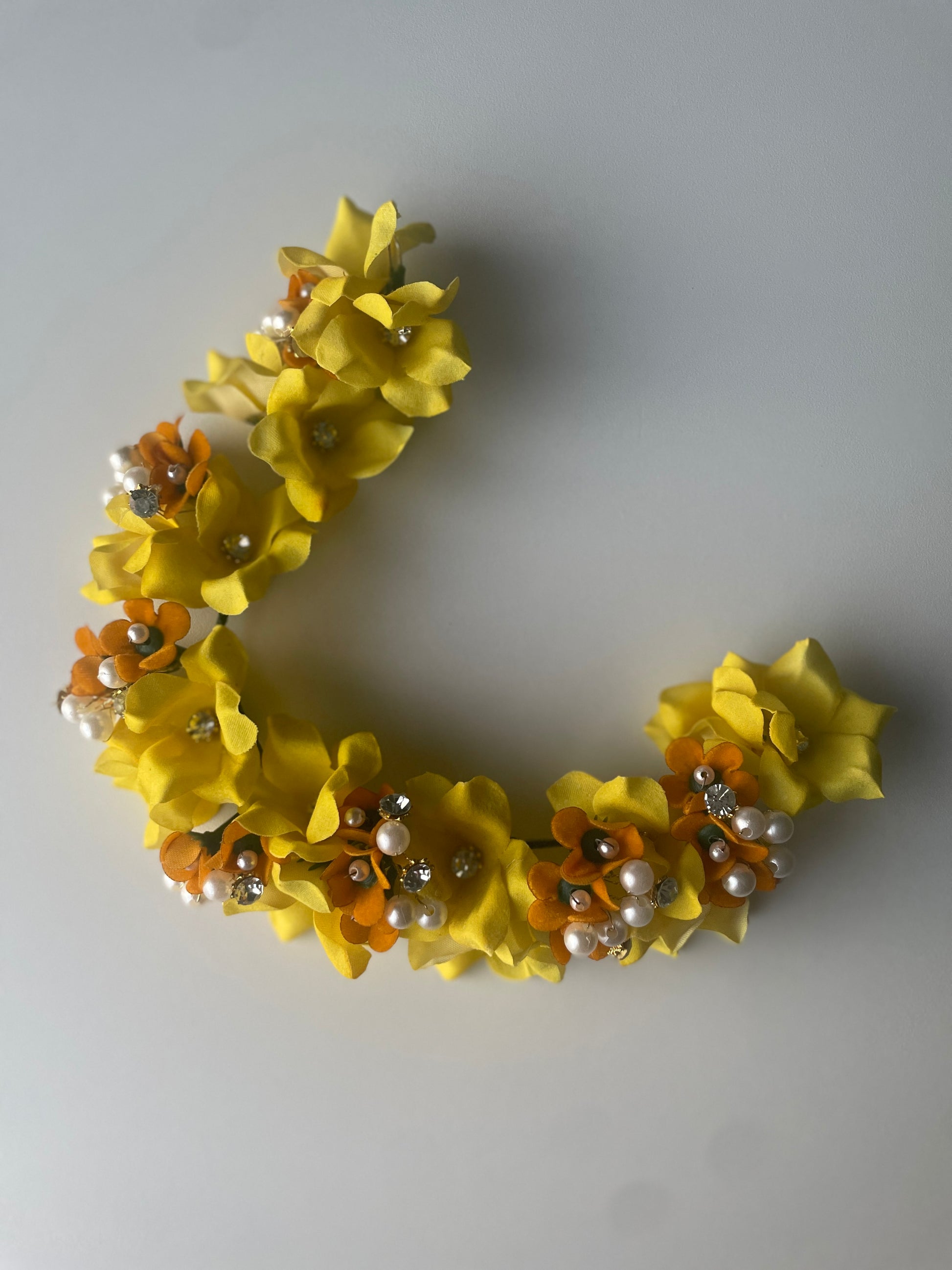 SUNSPRITE - artificial flowers hair accessory (veni/tiara) - HOUSE OF SAANVI