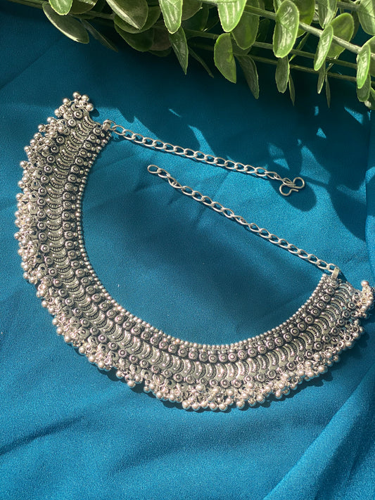 TANUJA Oxidised Necklace in Silver