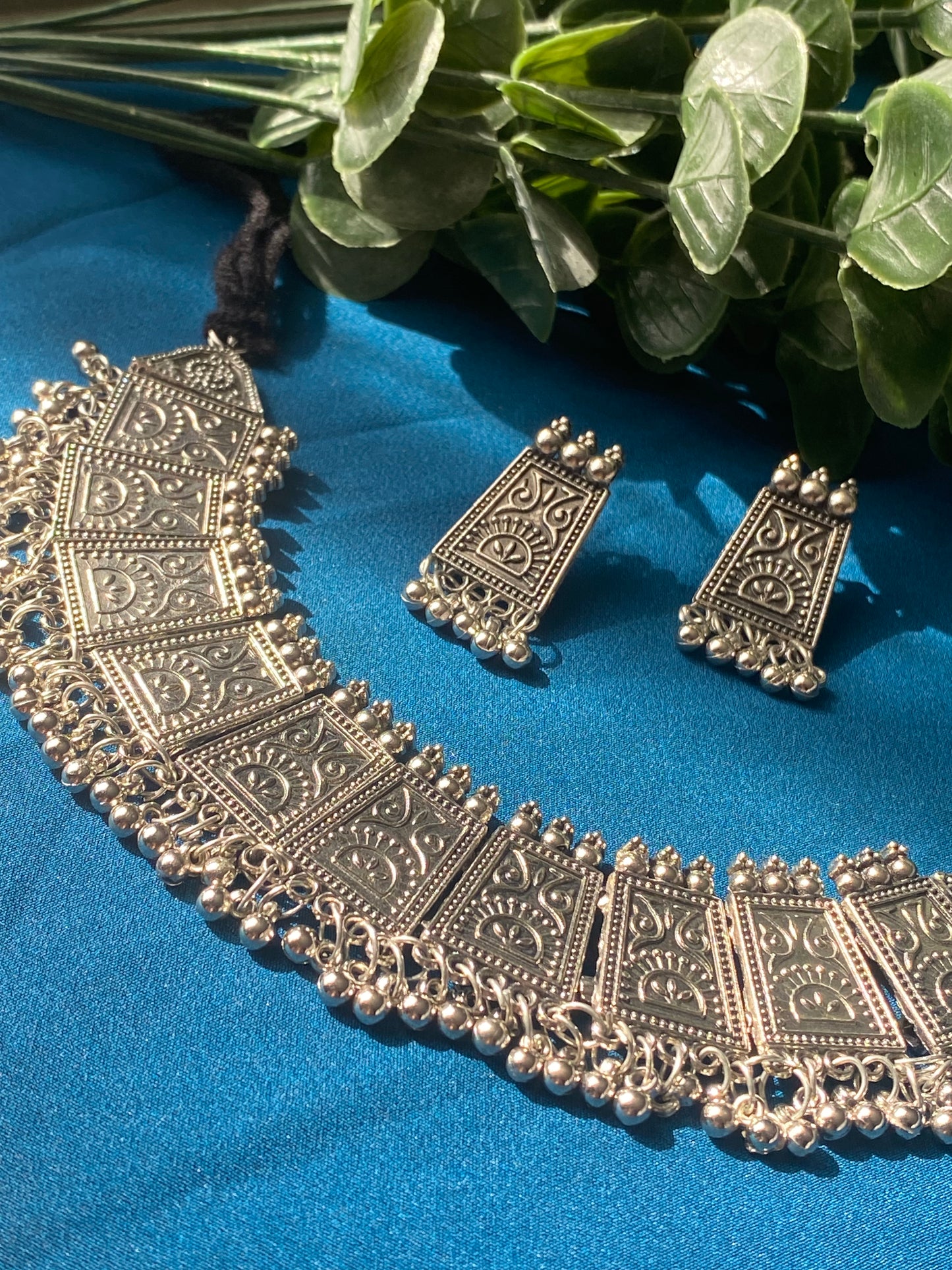 ISHA Oxidised Necklace in Silver - HOUSE OF SAANVI