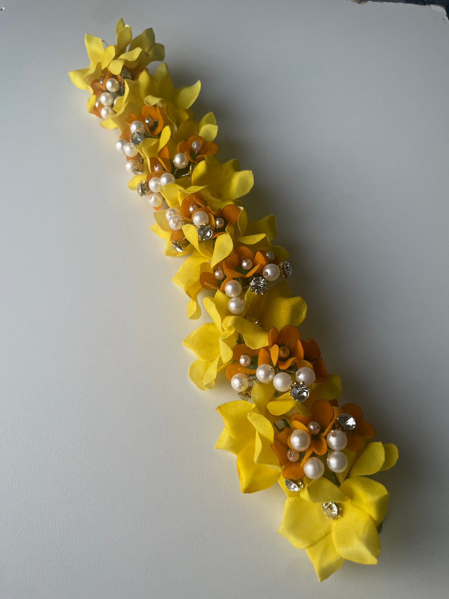 SUNSPRITE - artificial flowers hair accessory (veni/tiara) - HOUSE OF SAANVI